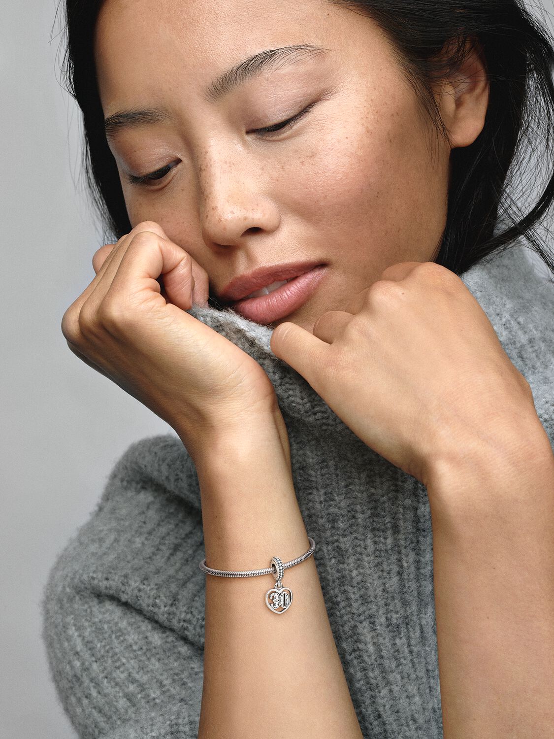 791287CZ_ABC123_MODEL_eCOM_01_RGB