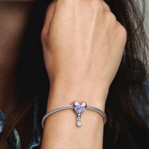 791501C01_ABC123_MODEL_eCOM_02_RGB