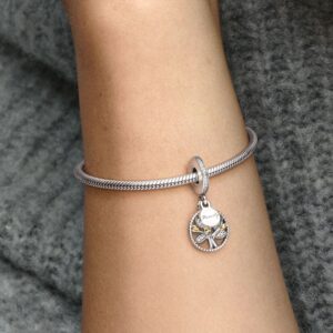 791728CZ_ABC123_MODEL_eCOM_02_RGB