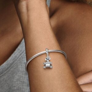 792030C01_ABC123_MODEL_eCOM_02_RGB