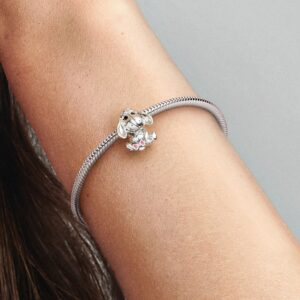 792209C01_ABC123_MODEL_eCOM_02_RGB