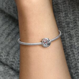 792292C01_ABC123_MODEL_eCOM_02_RGB