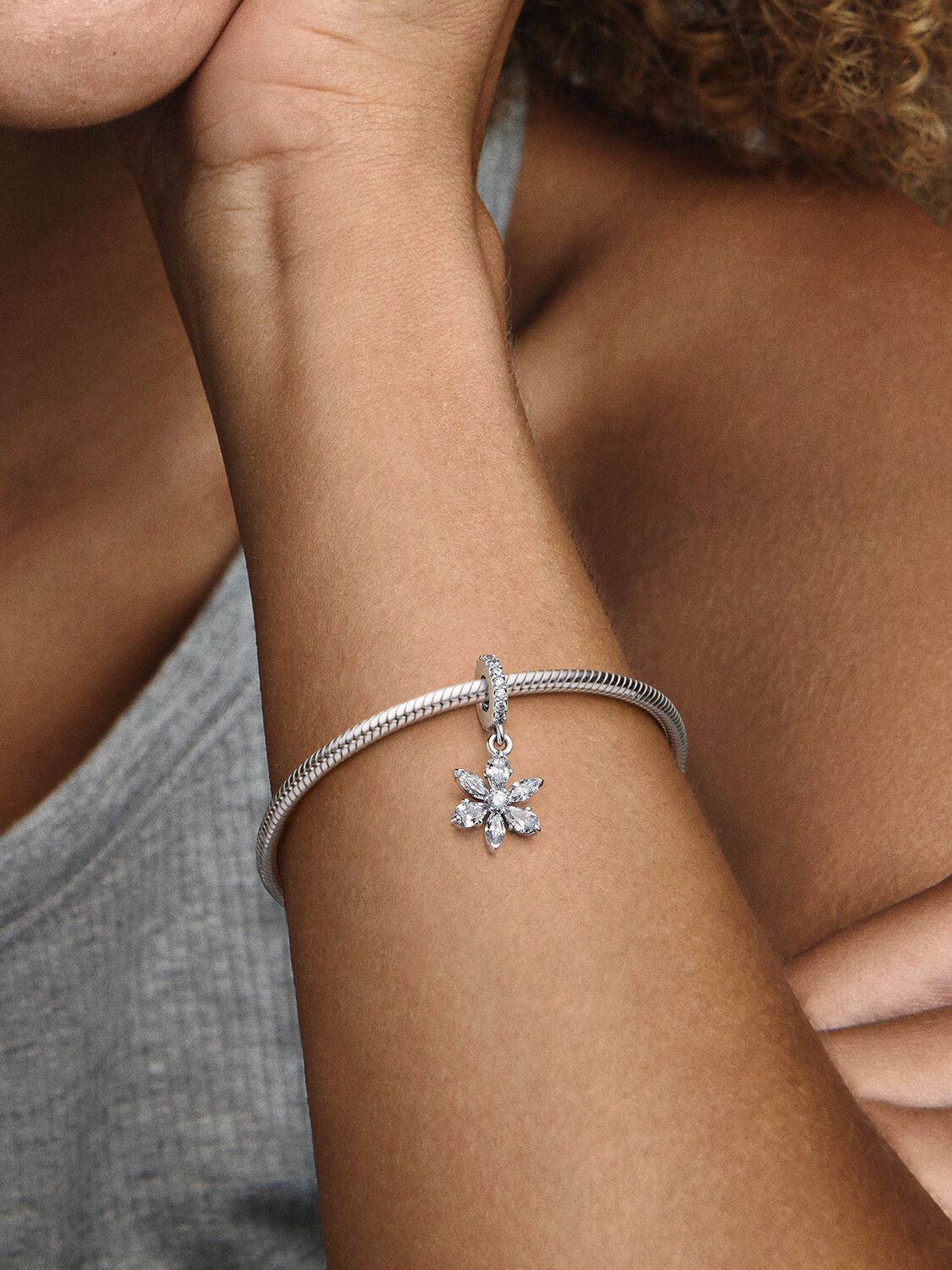 792382C01_ABC123_MODEL_eCOM_02_RGB