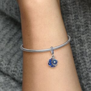 792979C01_ABC123_MODEL_eCOM_02_RGB