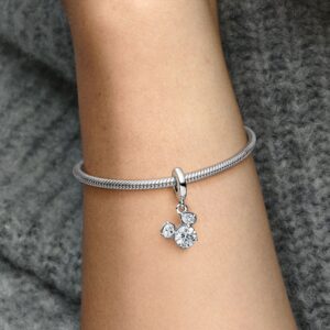 793031C01_ABC123_MODEL_eCOM_02_RGB