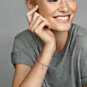 797263CZ_ABC123_MODEL_eCOM_01_RGB