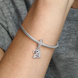 797263CZ_ABC123_MODEL_eCOM_02_RGB