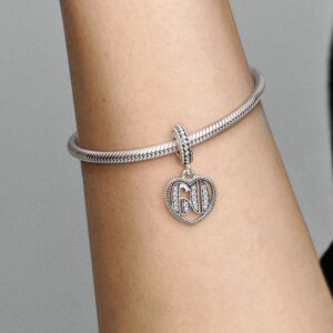 797265CZ_ABC123_MODEL_eCOM_02_RGB