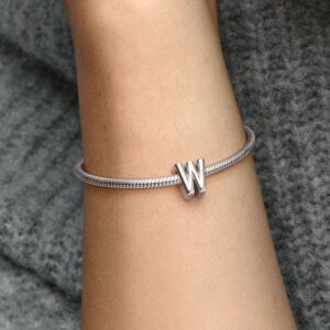 797477_ABC123_MODEL_eCOM_02_RGB