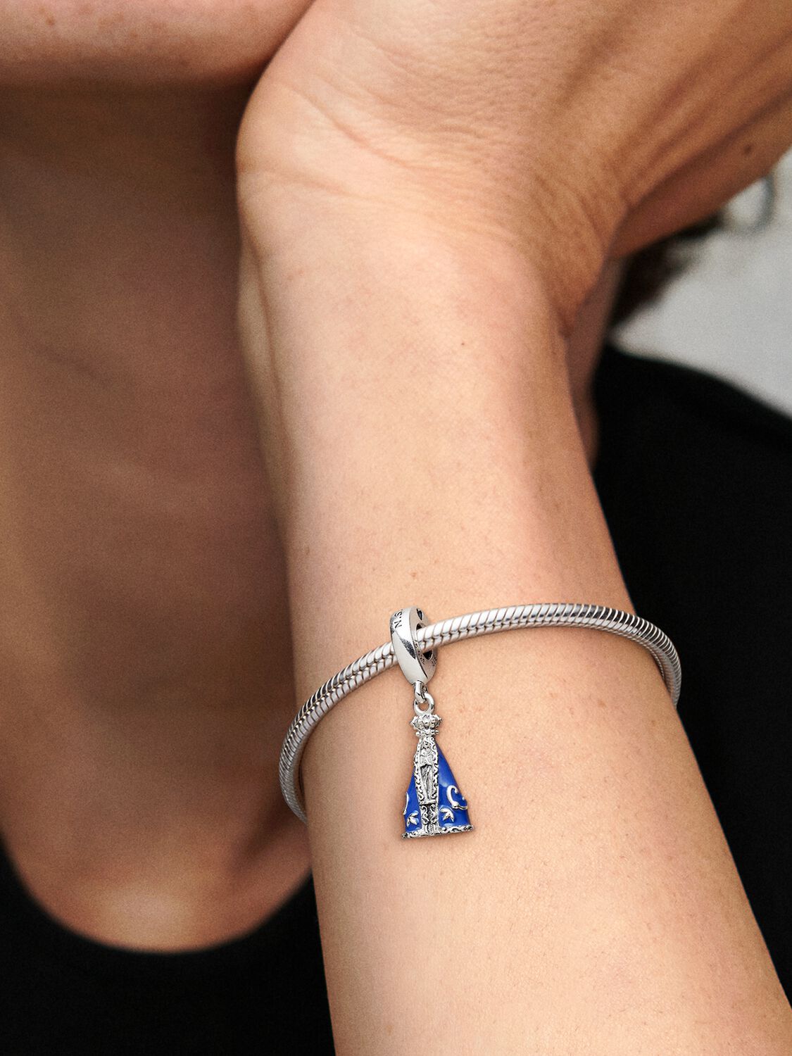 797542EN170_ABC123_MODEL_eCOM_02_RGB