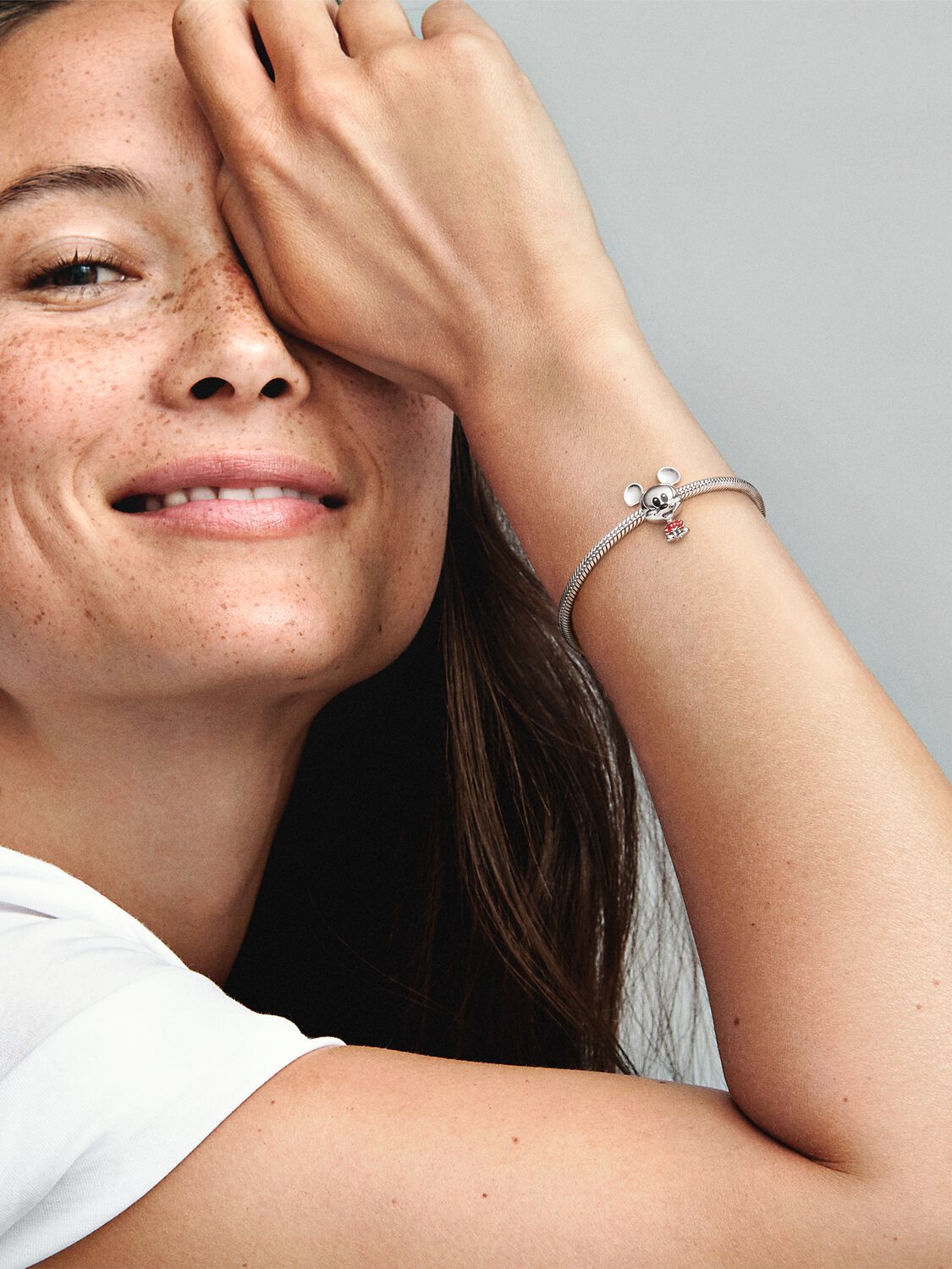 798905C01_ABC123_MODEL_eCOM_01_RGB