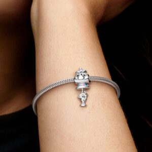 799015C01_ABC123_MODEL_eCOM_02_RGB