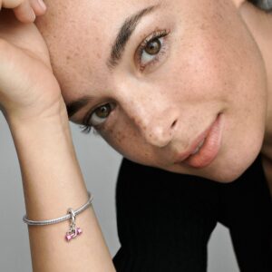 799545C01_ABC123_MODEL_eCOM_01_RGB