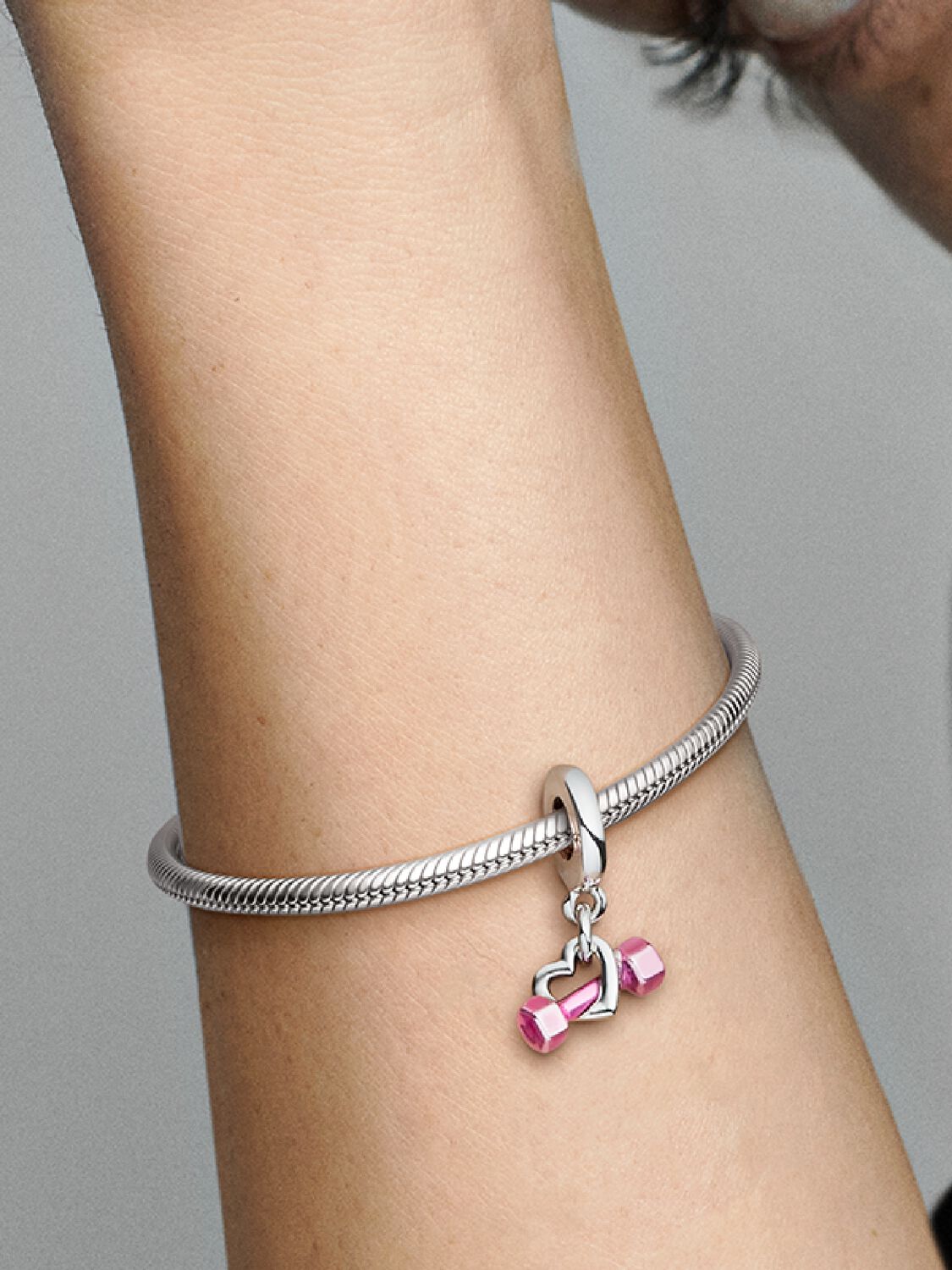 799545C01_ABC123_MODEL_eCOM_01_RGB_charm