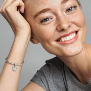 799546C01_ABC123_MODEL_eCOM_01_RGB