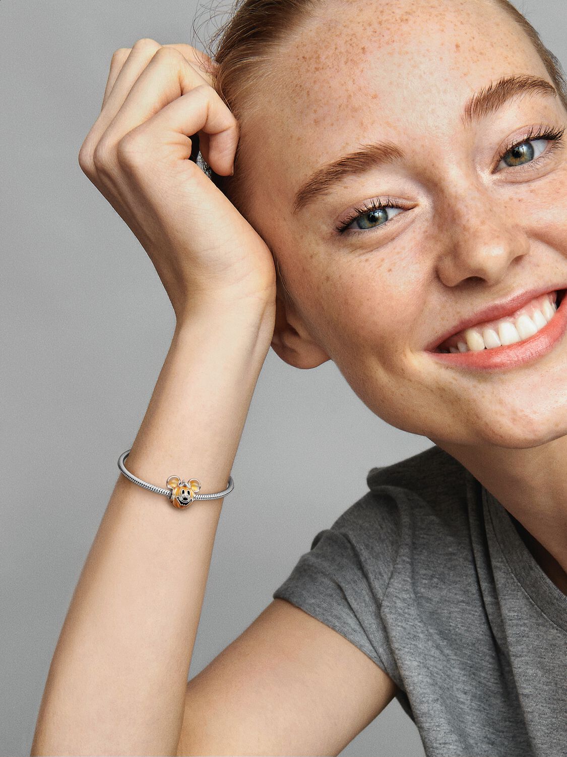 799599C01_ABC123_MODEL_eCOM_01_RGB