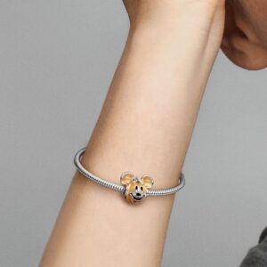 799599C01_ABC123_MODEL_eCOM_02_RGB