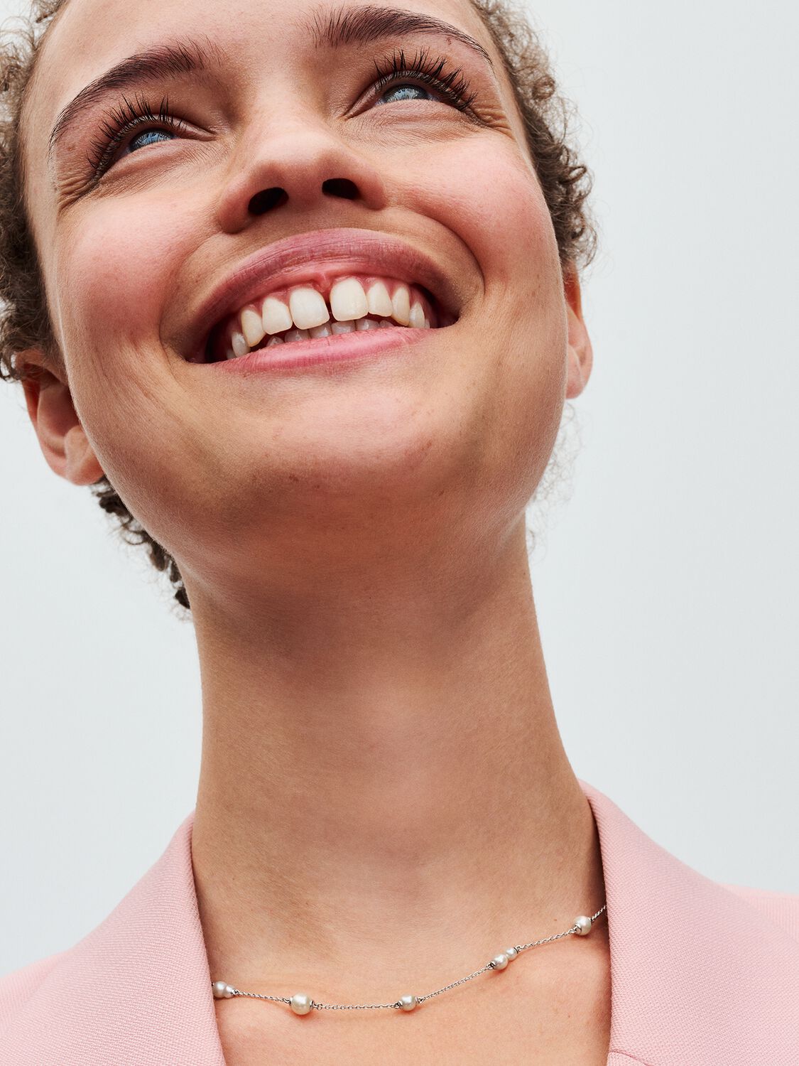 Q124_B_PDP_Model_Single_23_1x1_RGB