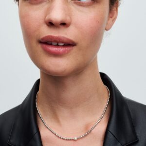 Q124_B_PDP_Model_Single_25_1x1_RGB