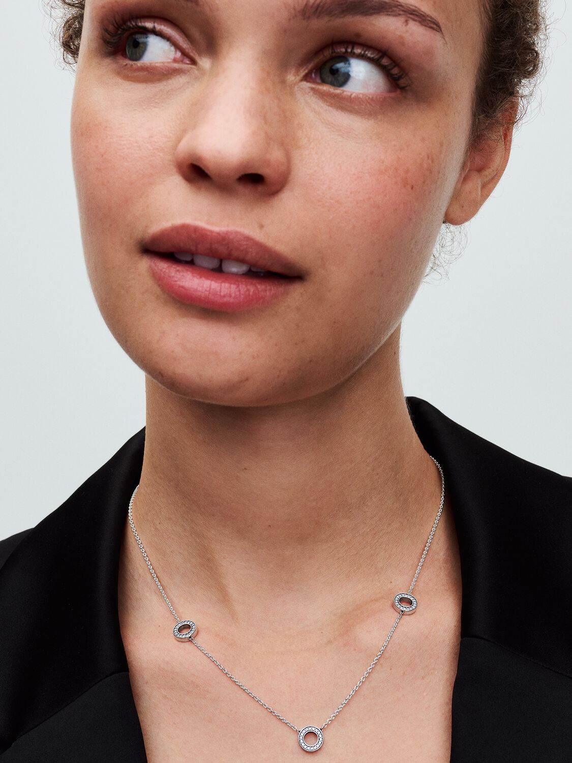 Q124_B_PDP_Model_Single_30_1x1_RGB