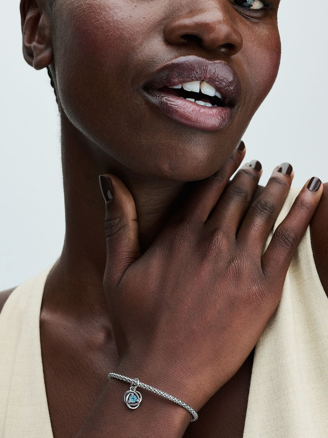 Q124_B_PDP_Model_Single_53_1x1_RGB