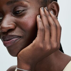 Q124_B_PDP_Model_Single_57_1x1_RGB