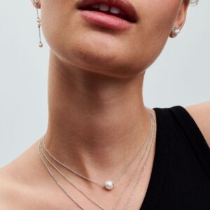 Q124_B_PDP_Model_Styled_13_V2_1x1_RGB