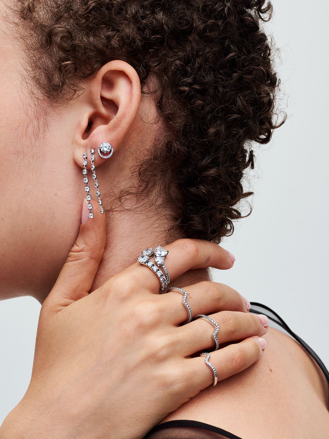 Q124_B_PDP_Model_Styled_14_1x1_RGB