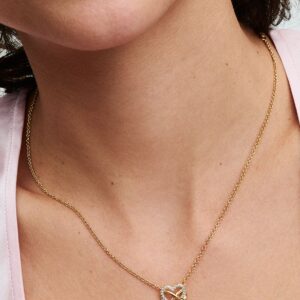 Q224_C_PDP_Model_Single_03_1x1_RGB_necklace