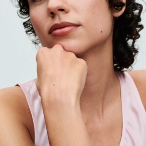 Q224_C_PDP_Model_Single_09_1x1_RGB