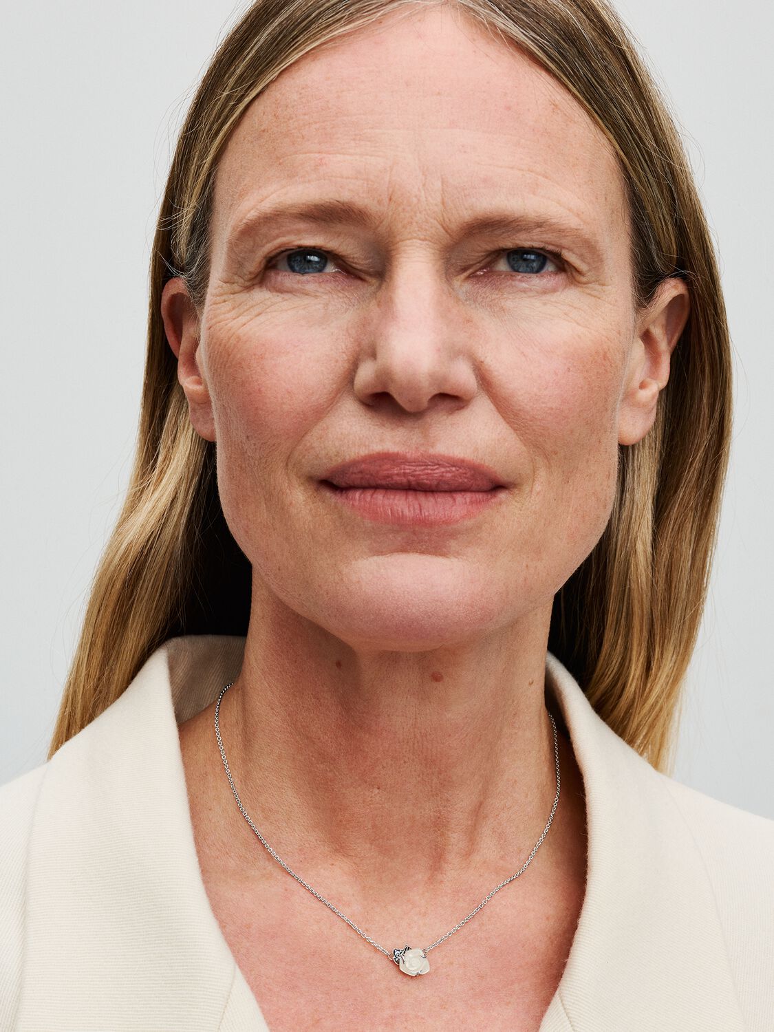 Q224_C_PDP_Model_Single_18_1x1_RGB