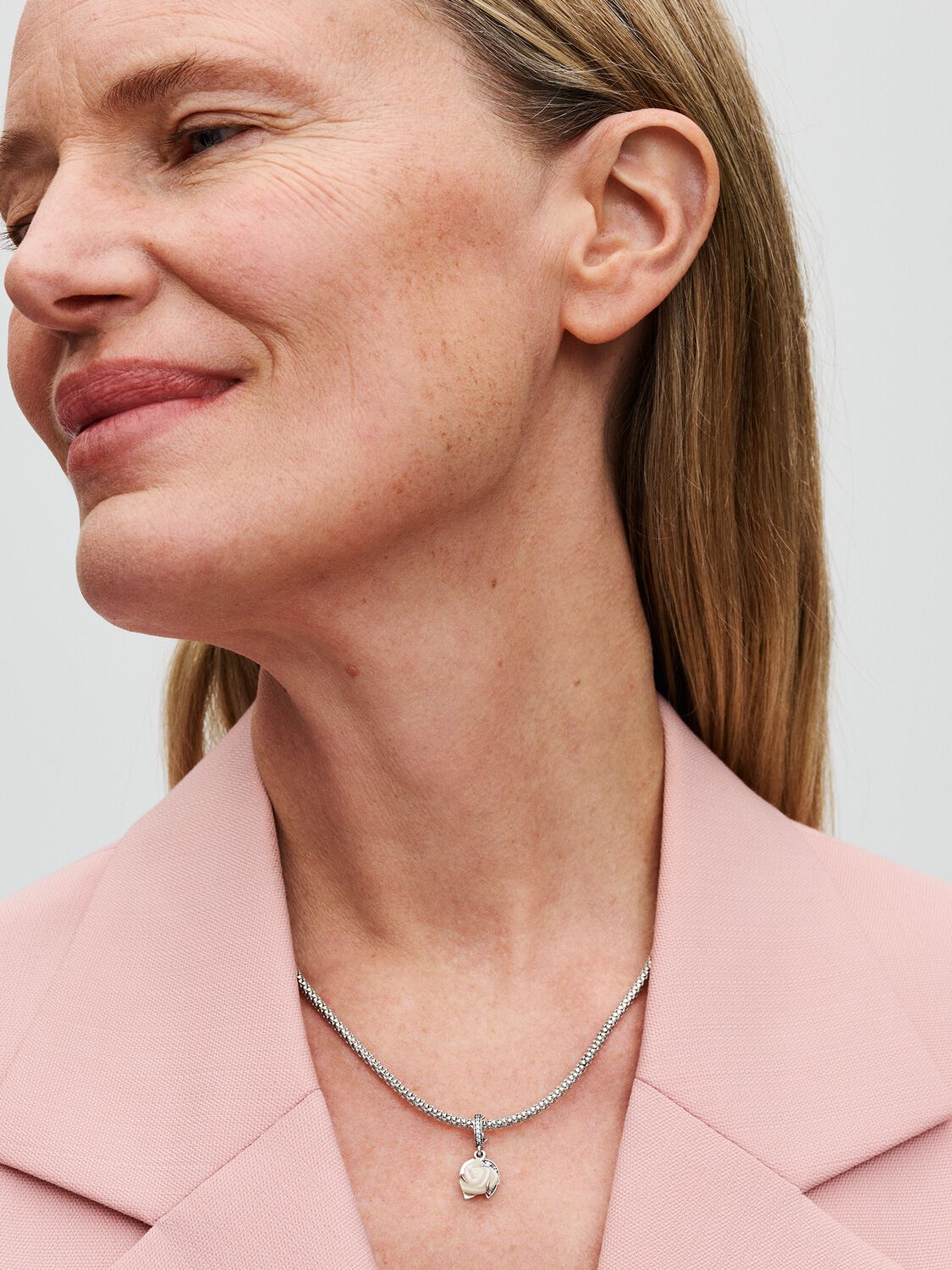 Q224_C_PDP_Model_Single_20_1x1_RGB