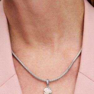 Q224_C_PDP_Model_Single_20_1x1_RGB_charm