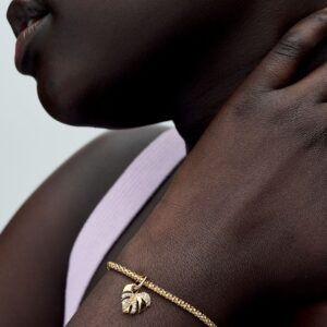 Q224_D_PDP_Model_Single_40_1x1_RGB