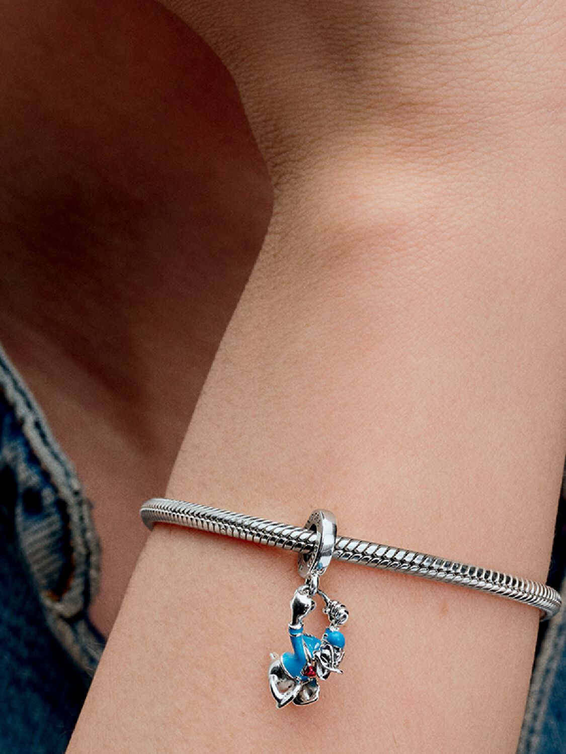 Q224_D_PDP_Model_Single_64_1x1_RGB_charm