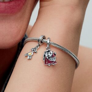 Q224_D_PDP_Model_Single_66_1x1_RGB_charm