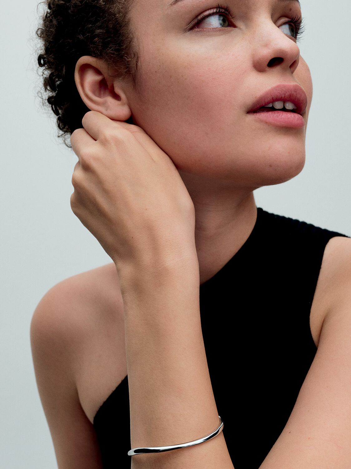 Q224_D_PDP_Model_Single_81_1x1_RGB