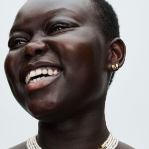 Q224_D_PDP_Model_Styled_09_1x1_RGB