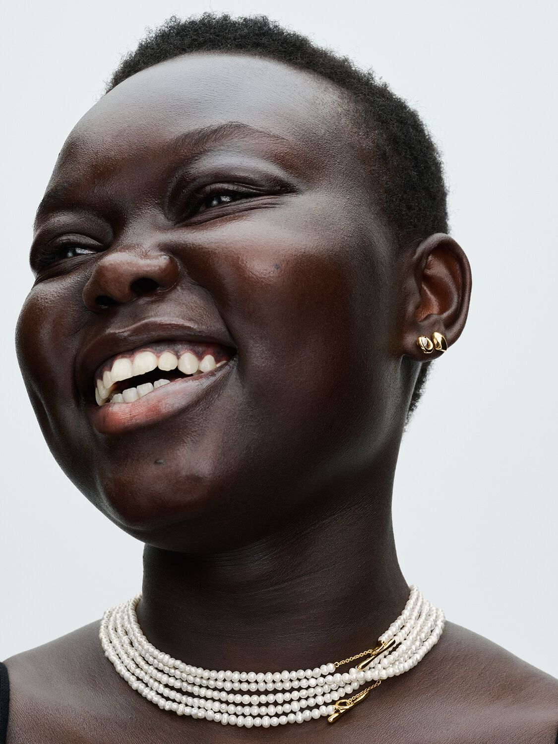 Q224_D_PDP_Model_Styled_09_1x1_RGB