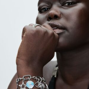 Q224_D_PDP_Model_Styled_16_1x1_RGB