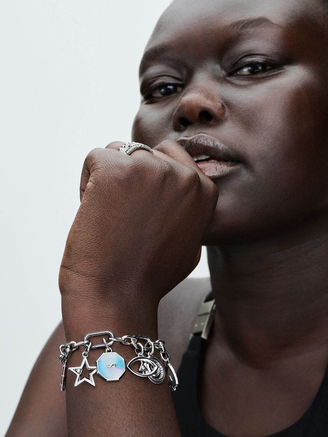 Q224_D_PDP_Model_Styled_16_1x1_RGB