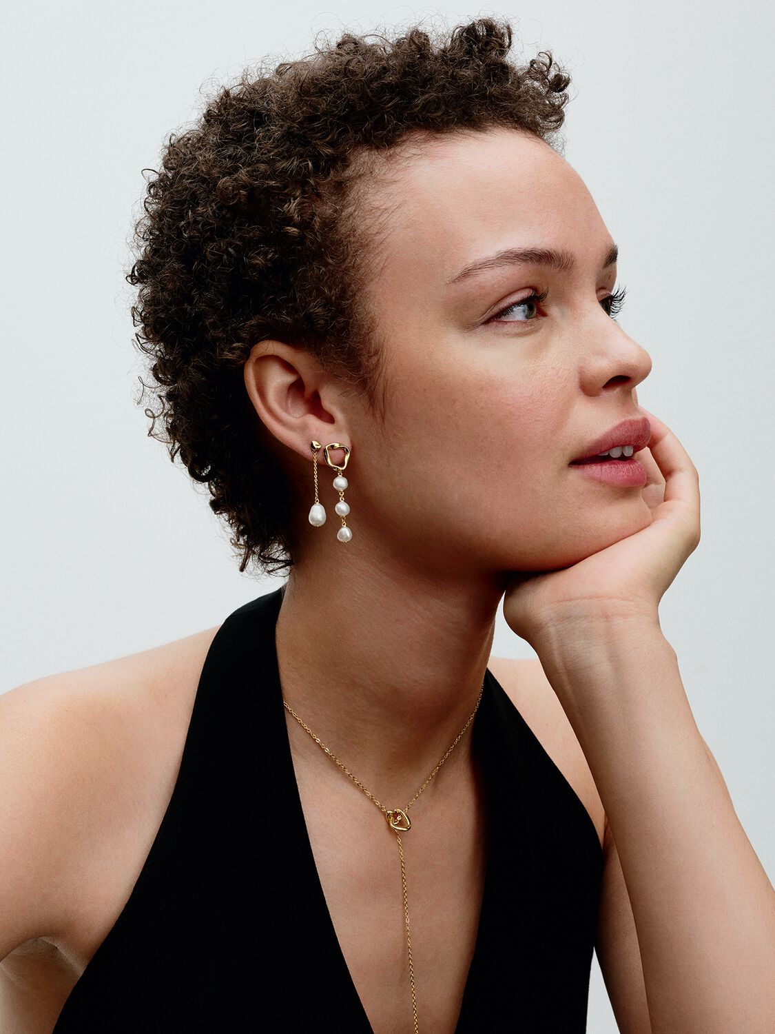 Q224_D_PDP_Model_Styled_21_1x1_RGB