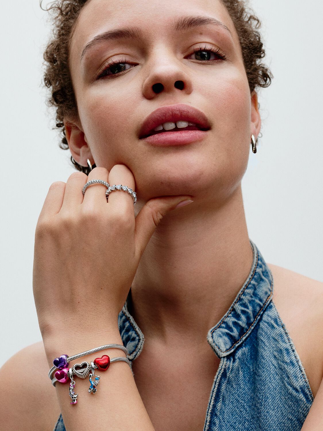 Q224_D_PDP_Model_Styled_22_1x1_RGB