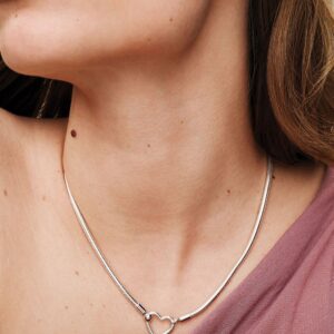 Q324_E_PDP_MODEL_SINGLE_03_1x1_RGB