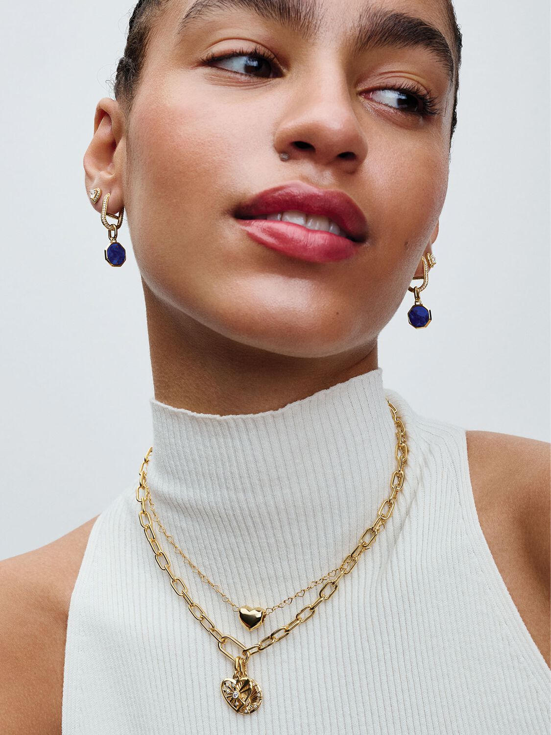 Q324_E_PDP_MODEL_STYLED_14_1x1_RGB