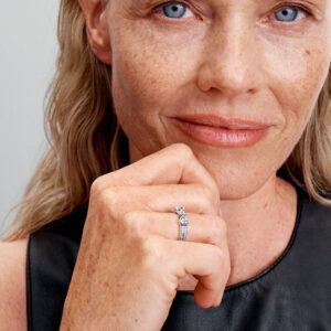 Q424_G_PDP_MODEL_SINGLE_68_1x1_RGB