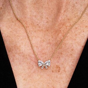 Q424_G_PDP_MODEL_SINGLE_72_1x1_RGB_necklace