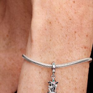 Q424_G_PDP_MODEL_SINGLE_79_1x1_RGB_charm