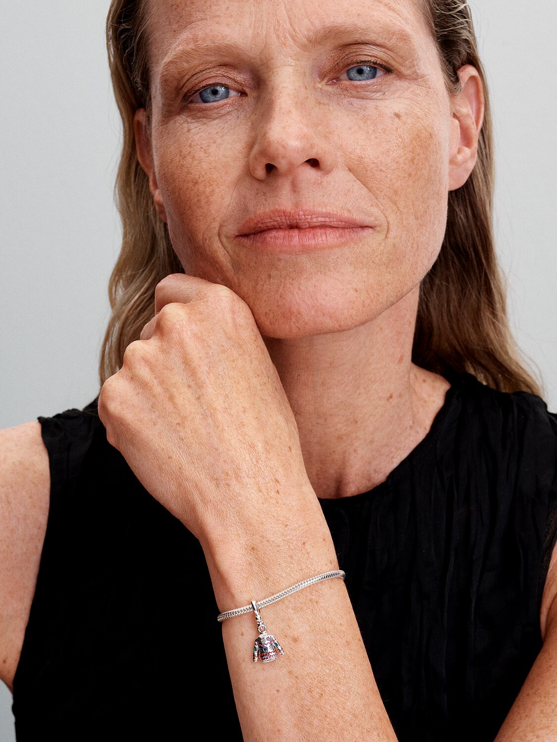 Q424_G_PDP_MODEL_SINGLE_85_1x1_RGB