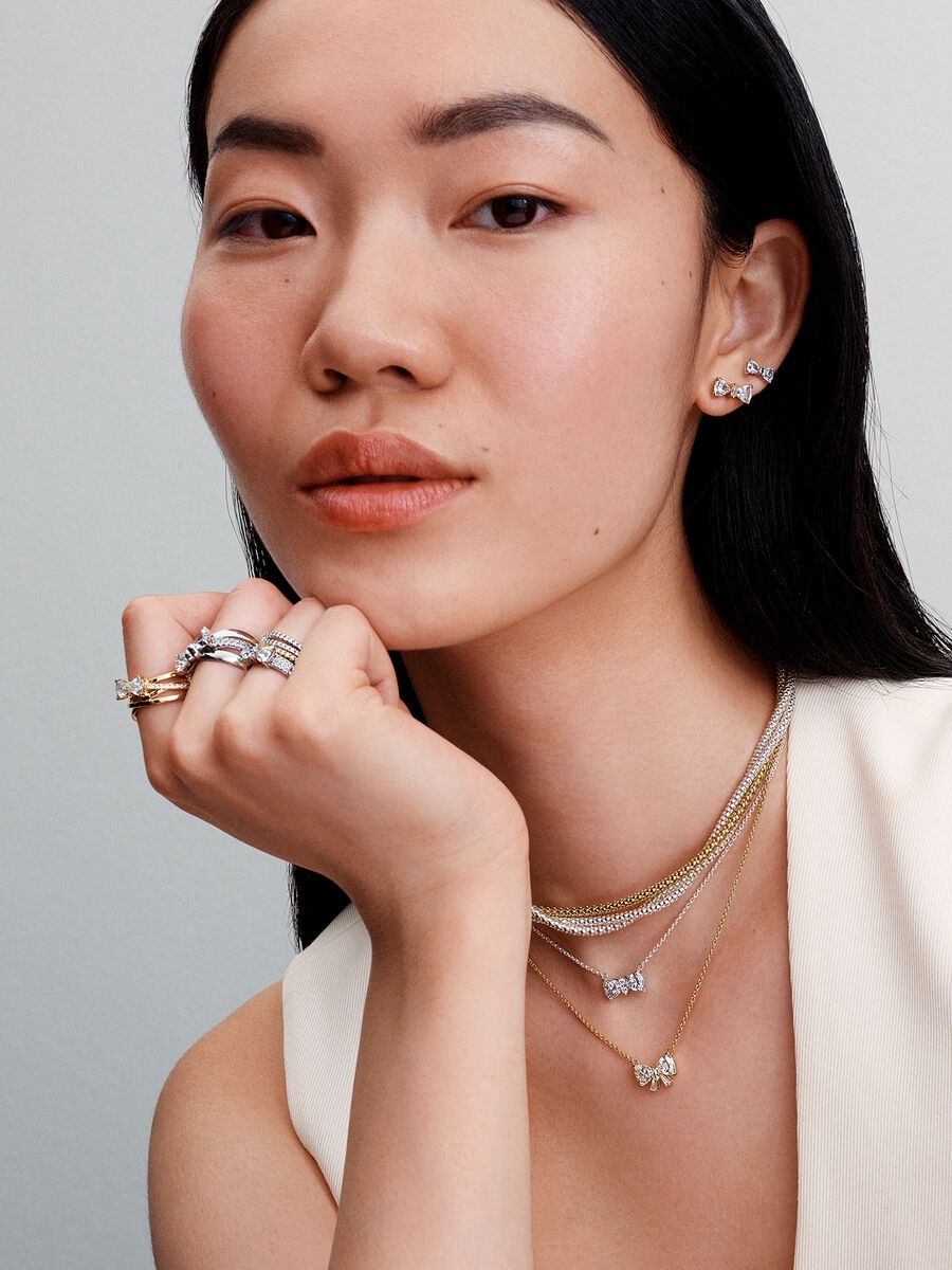 Q424_G_PDP_MODEL_STYLED_07_1x1_RGB